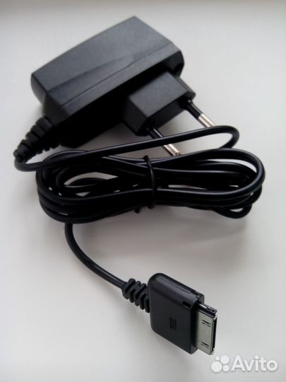 Сетевое Зарядное для iPhone 3/4 и iPad (30-pin)