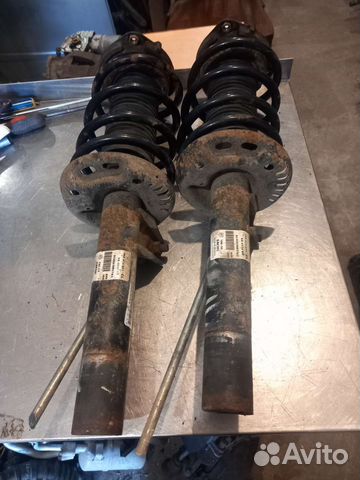 Стойки передней подвески VW Jetta 5