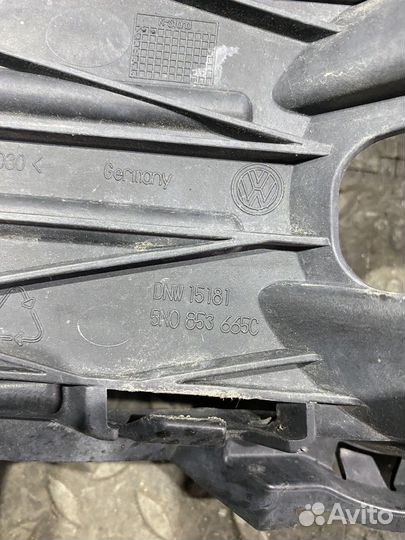 Решетка в бампер противотуманной фары левая