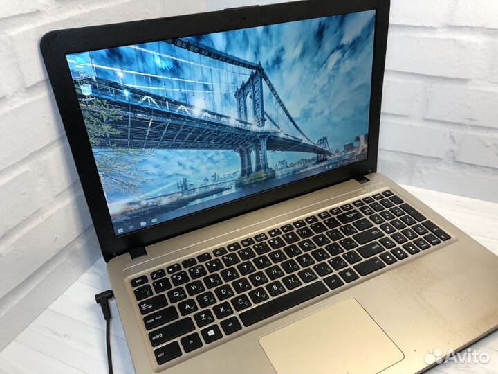 Красивый ноутбук asus