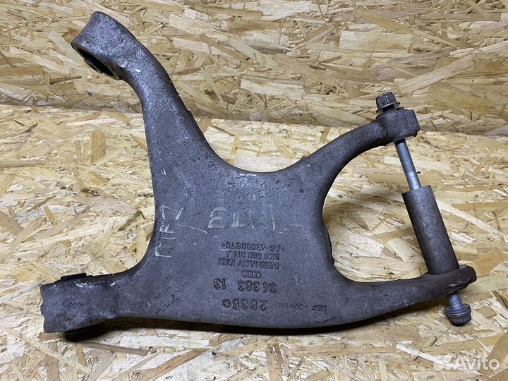 Рычаг поперечный задний левый Audi A4 B8 2010