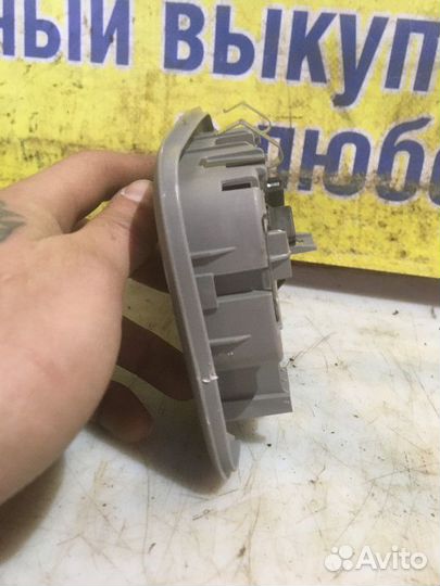 Плафон салонный Toyota Yaris