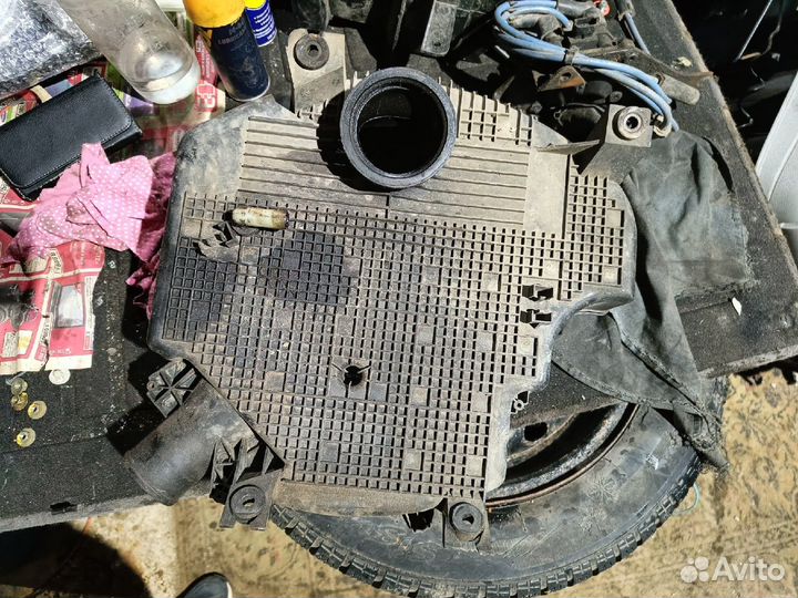 Корпус воздушного фильтра Renault logan 1