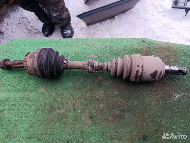 Привод левый Ниссан Максима A32 2.0л. 140 лс. 1999