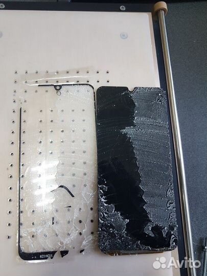 Замена стекла дисплея samsung A20, A50, A51 и друг