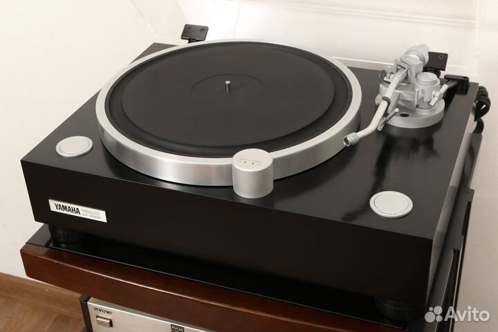 Проигрыватель винила Yamaha GT-2000