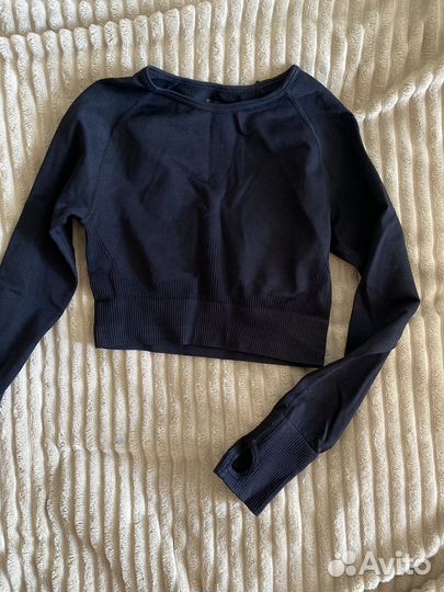 Спортивная кофта с вырезами для пальцев