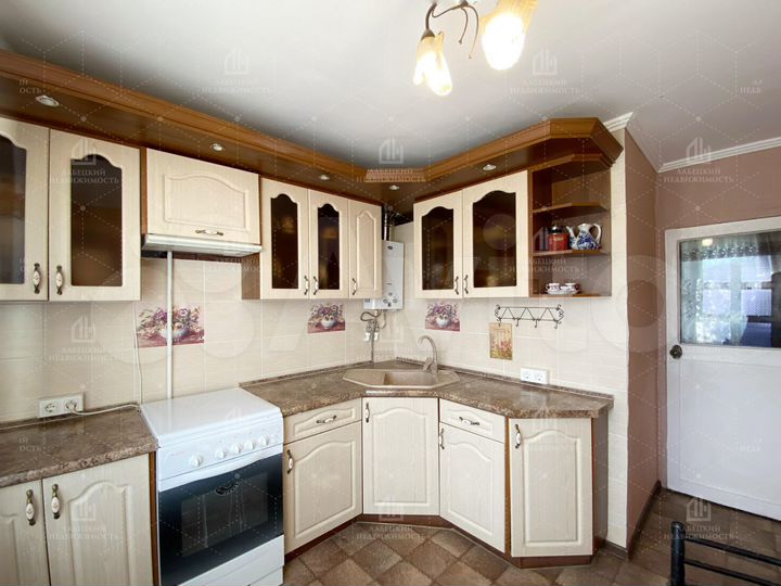 3-к. квартира, 70,2 м², 1/2 эт.