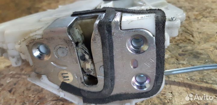 Замок двери передней правой Honda