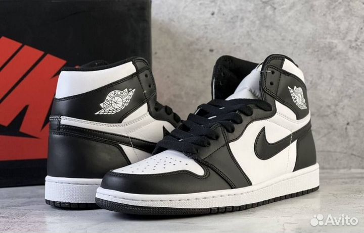 Nike Air Jordan 1 Retro High Black White