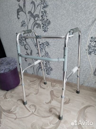 Ходунки для взрослых шагающие