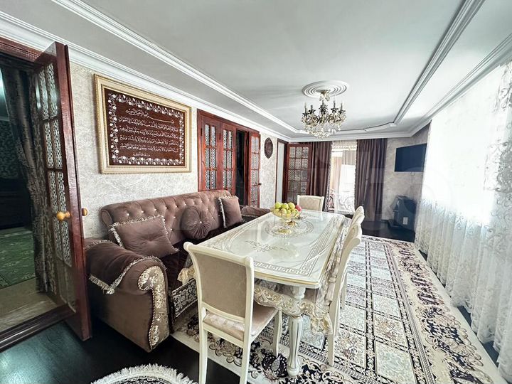 4-к. квартира, 72 м², 1/3 эт.