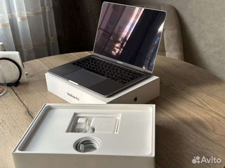 Macbook pro 13 i5 2.3 ггц 128Gb