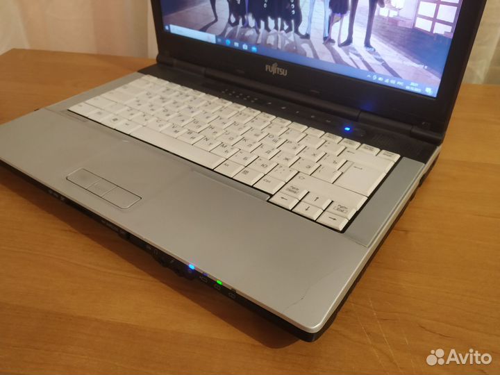 Офисный ноутбук Fujitsu
