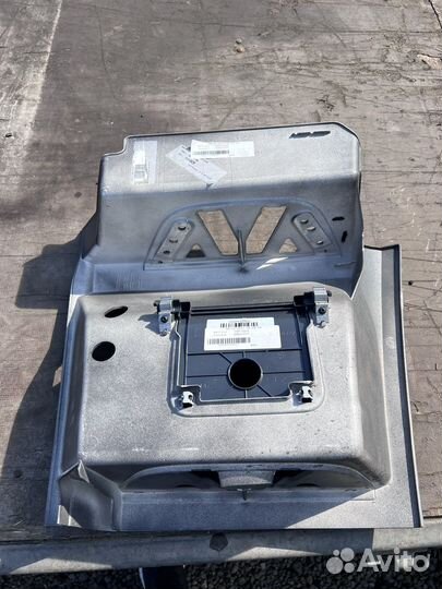 Корпус подножки Мерседес Арокс