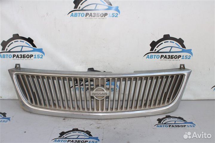 Решетка радиатора Nissan Largo NW30 CD20T