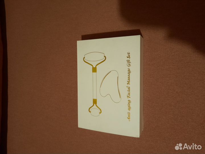 Массажер для лица нефрит