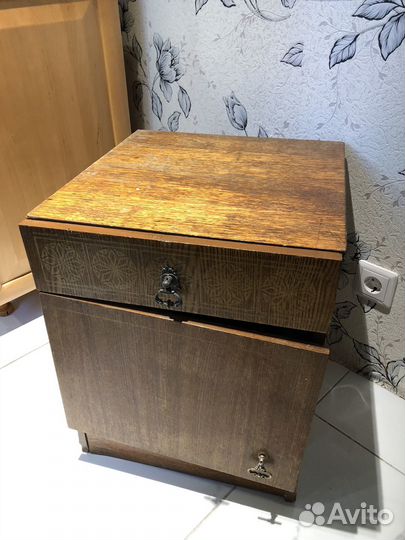 Тумба прикроватная