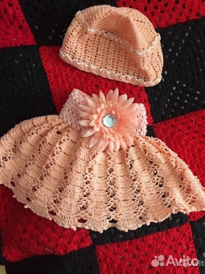 Вязаные детские свитер, носочки, плед, шапочка, са