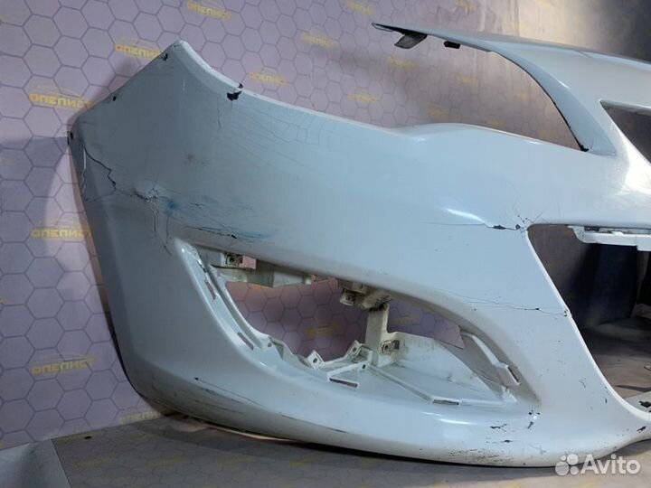 Бампер передний Opel Astra J 2013