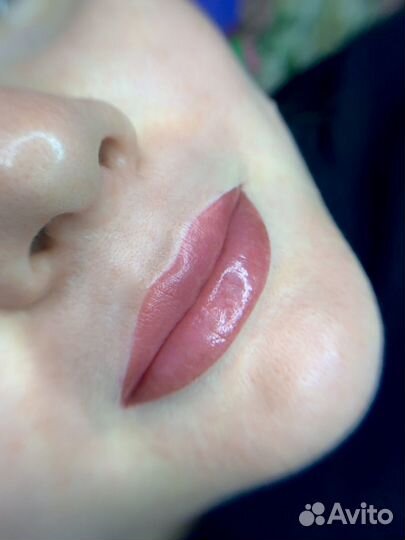 Перманентный макияж бровей, губ и век