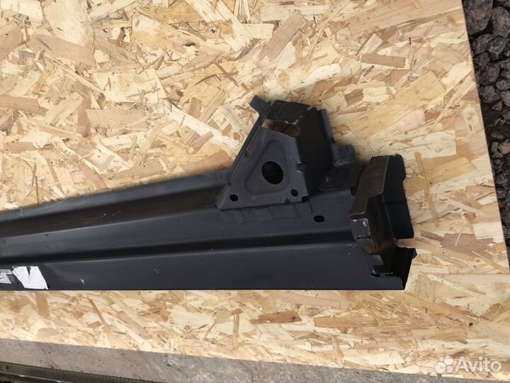 Порог левый Mercedes Benz X156 GLA 2014-2020