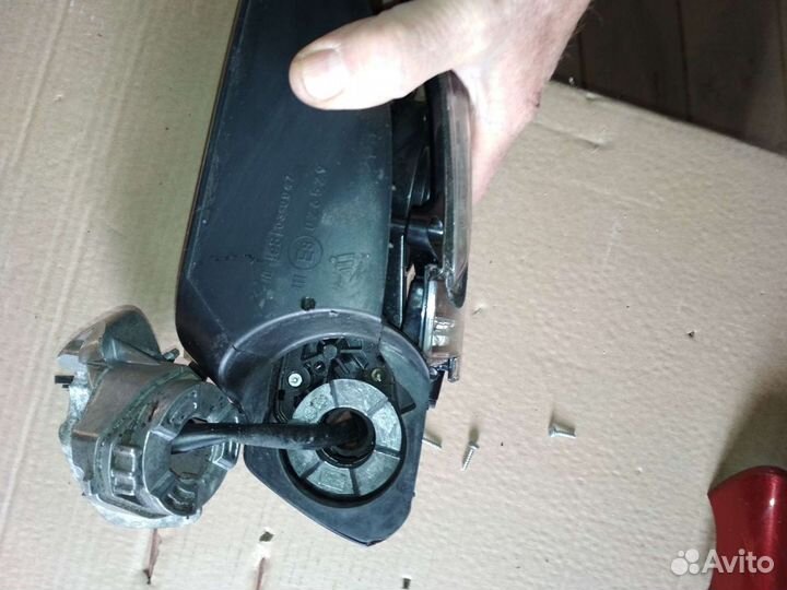 Продаю правое боковое зеркало