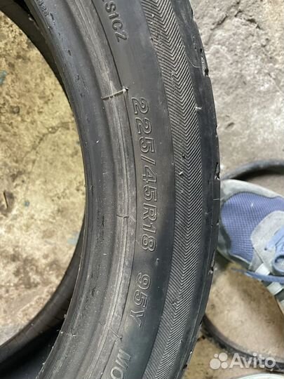 Bridgestone Potenza S001 225/45 R18