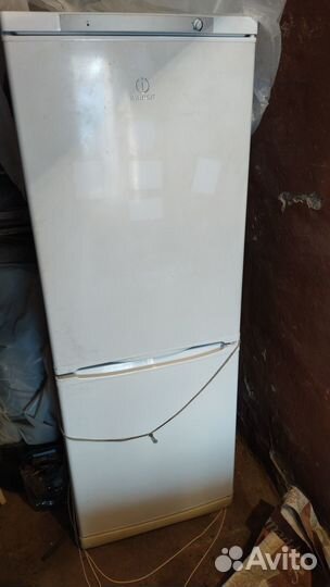 Холодильник indesit на запчасти