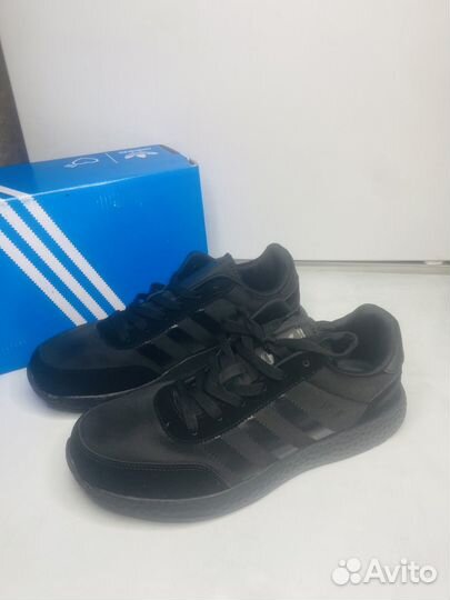 Кроссовки новые Adidas Iniki