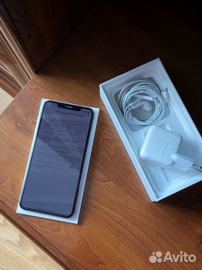 Телефон iPhone xs max