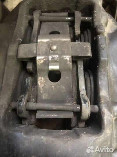 Суппорт тормозной передний touareg