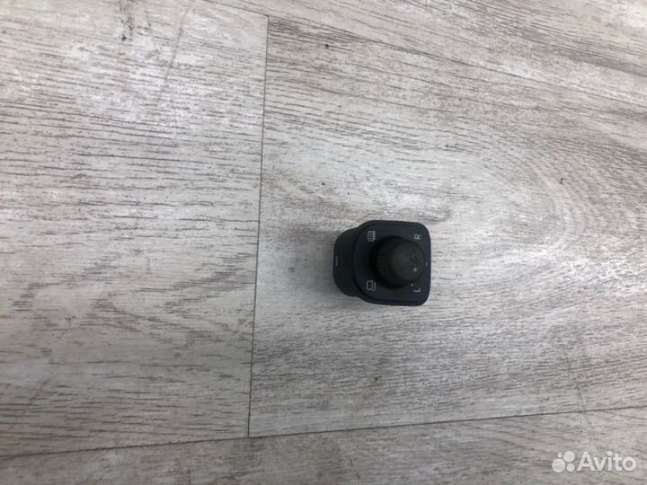 Блок управления зеркалами Volkswagen Tiguan