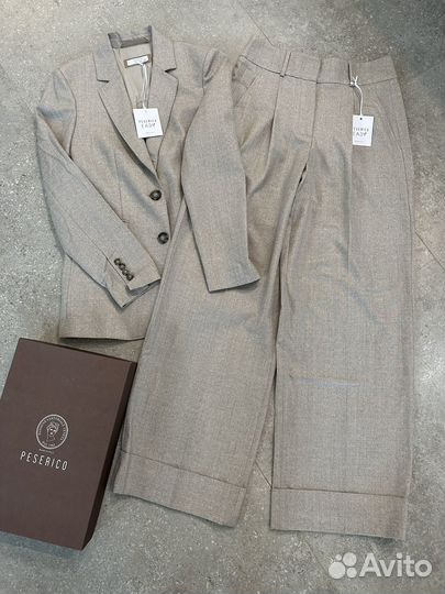 Новая коллекцмя 24/24. Костюм Peserico 42it