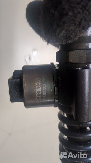 Форсунка топливная Volkswagen Golf 5, 2005