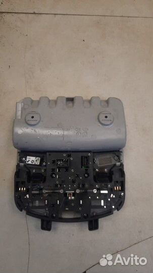 Плафон внутреннего освещения передний