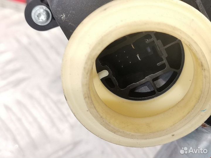 Стеклоподъемник передний левый Toyota Avensis