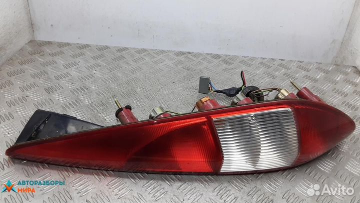 Фонарь задний правый Ford Mondeo 3 рест. 2004