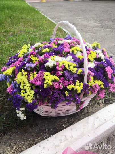 Корзинка со статицей