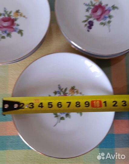 Блюдца фарфоровые