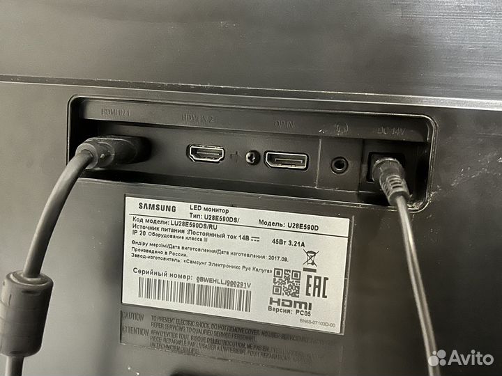 Монитор samsung u28e590D