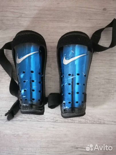 Щитки футбольные nike