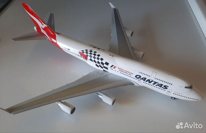 Модель самолёта Boeing 747-400 в масштабе 1/200