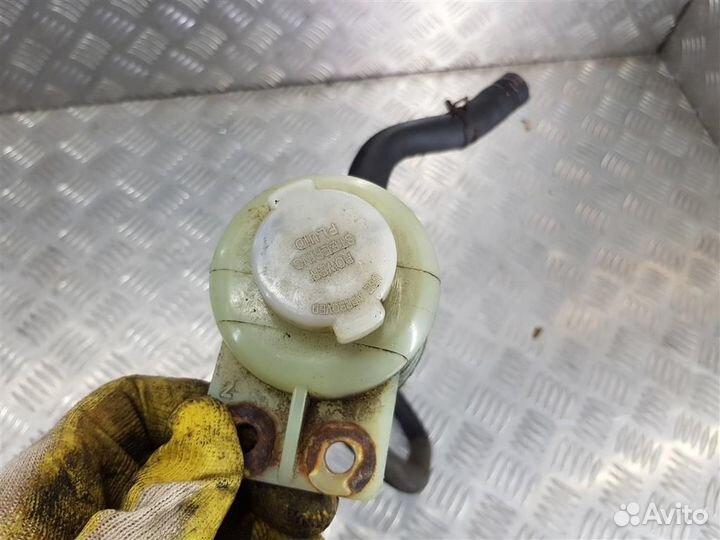 Бачок гидроусилителя Мицубиси Л200 MR995028