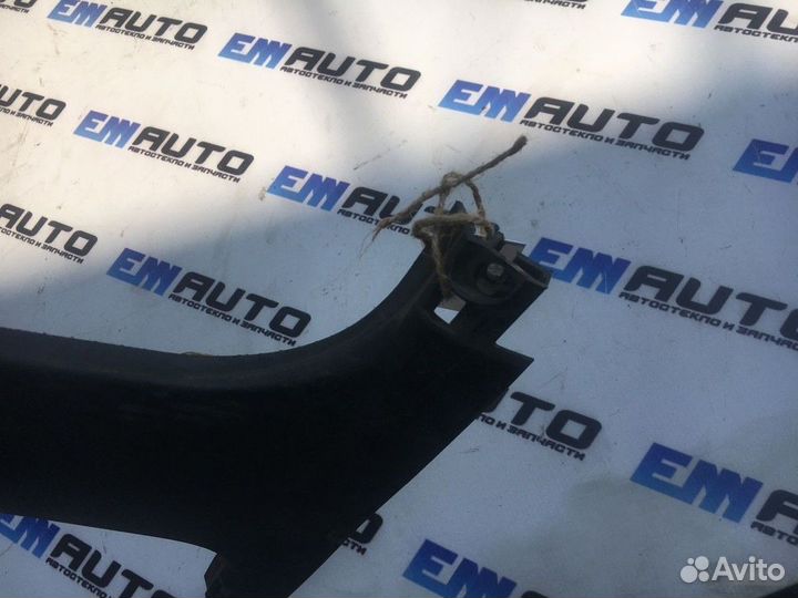 Обшивка стойки центральной правой Лада Приора