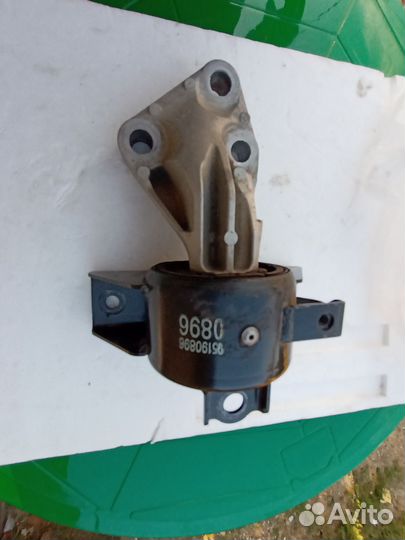 Опора кпп левая Chevrolet Aveo (T300) АКПП