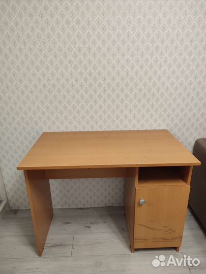 Письменный стол