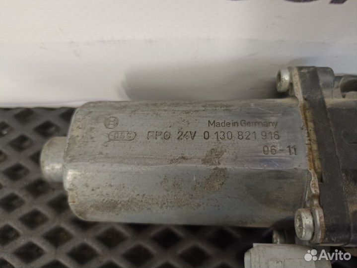 130821916 Моторчик стеклоподъемника правый