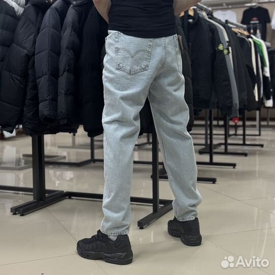 Джинсы Levis