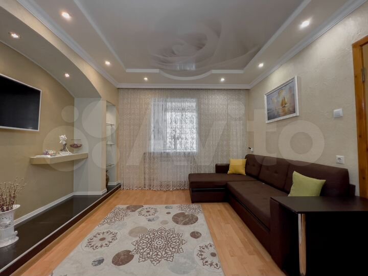 3-к. квартира, 80 м², 1/9 эт.